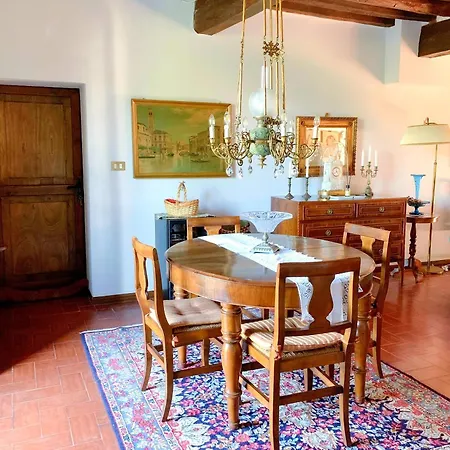 לינה וארוחת בוקר Casa Stella 4*